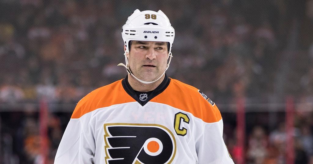 Eric-Lindros-Old-Chris Szagola-CSM-Zuma