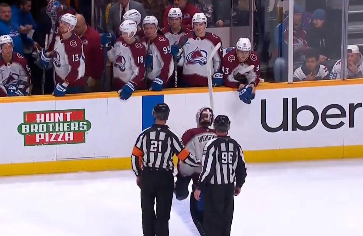 Concussion spotter removes Scott Wedgewood. 