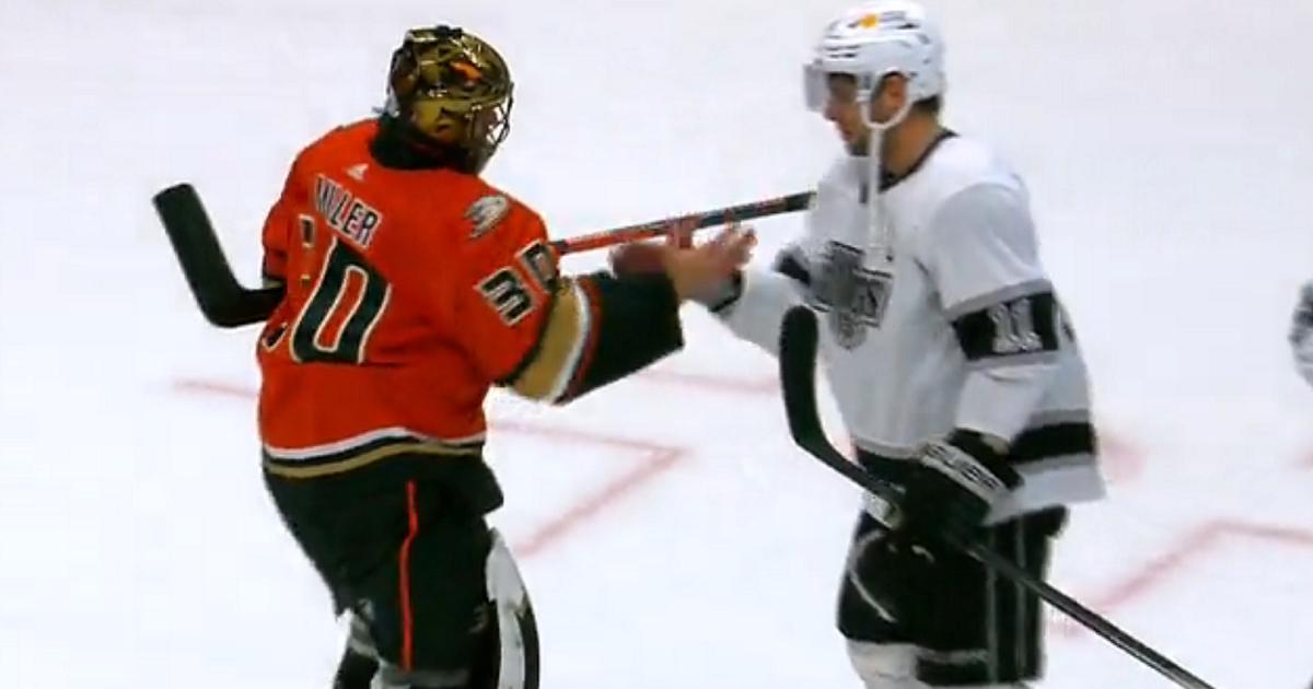 Kings show great class in tribute to Ryan Miller's final home game.