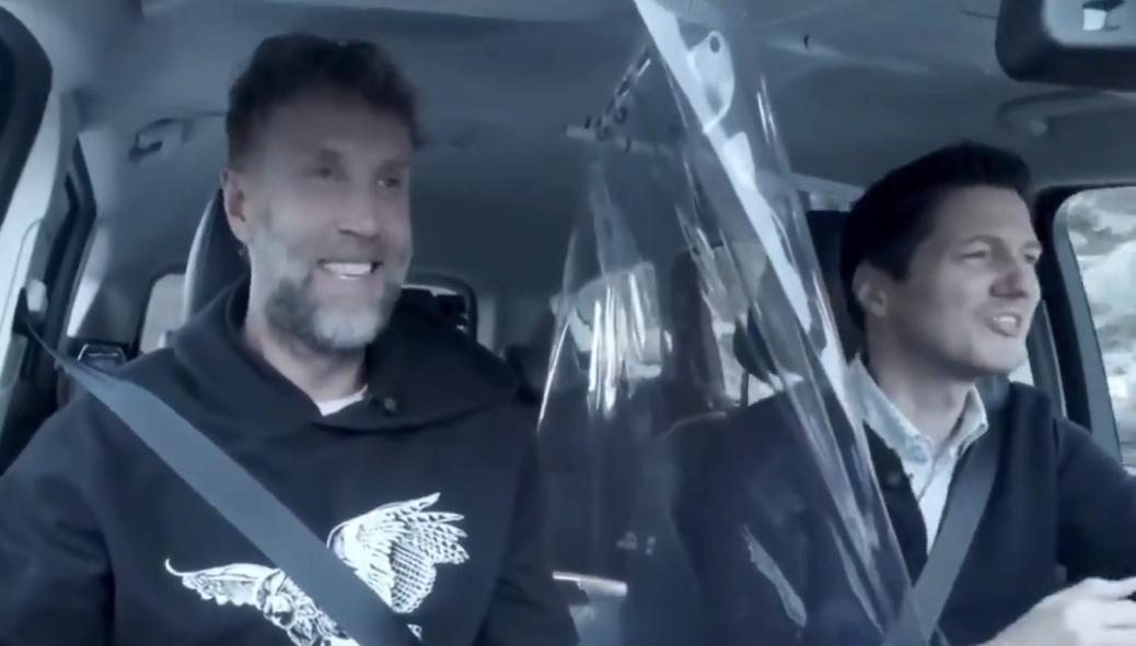 Joe Thornton belts out Britney Spears' “Baby one more time” on Swiss TV.