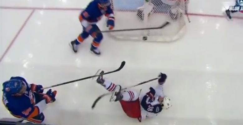 (VIDEO): Blue Jackets' Jenner hits a brick wall on huge hit.