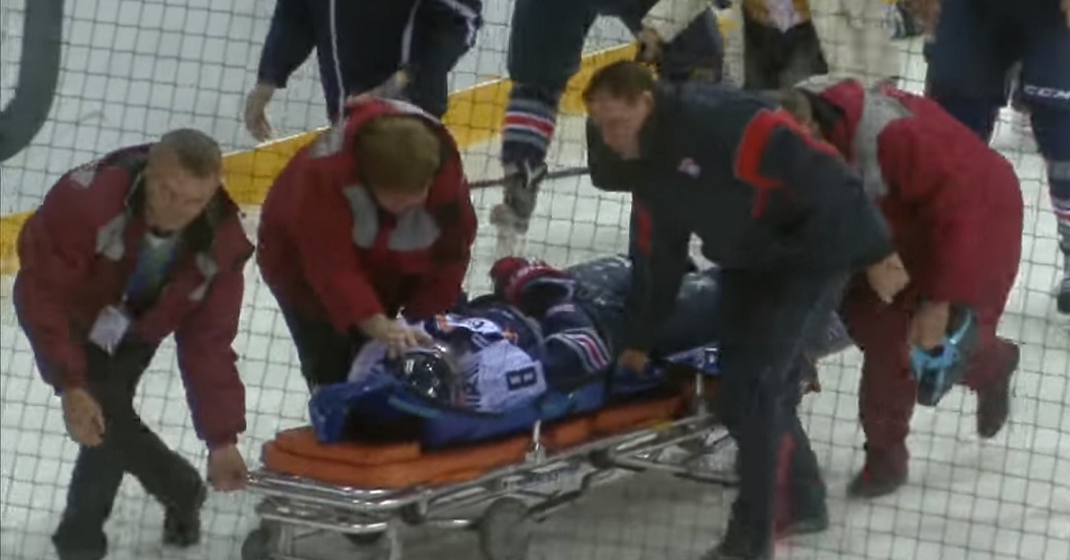 Breaking: Former first round pick suffers horrifying injury, taken out on stretcher.