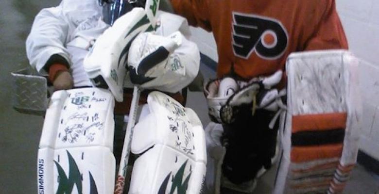 FHL goalie is all class. (PICS)