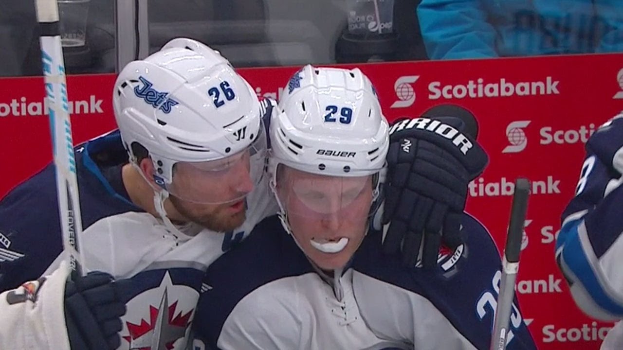 Hugely embarrassing moment from one of the NHL's leading scorers last night.