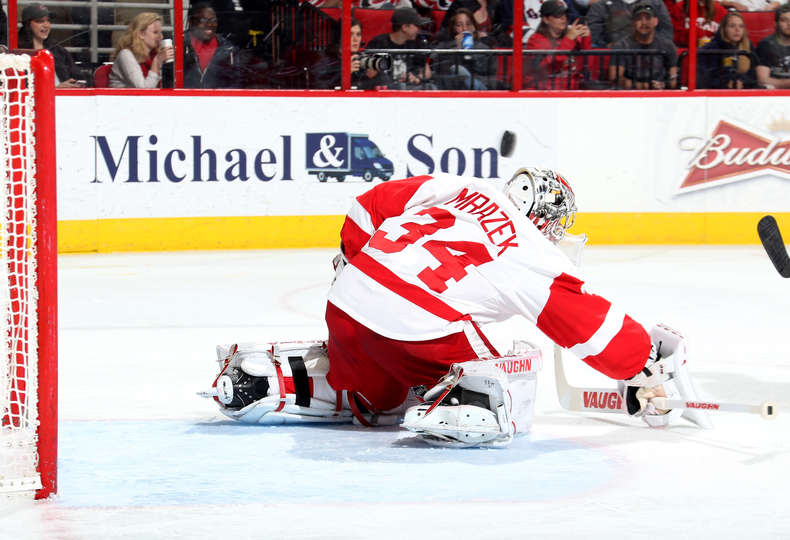 WATCH: Mrazek Stones Kucherov