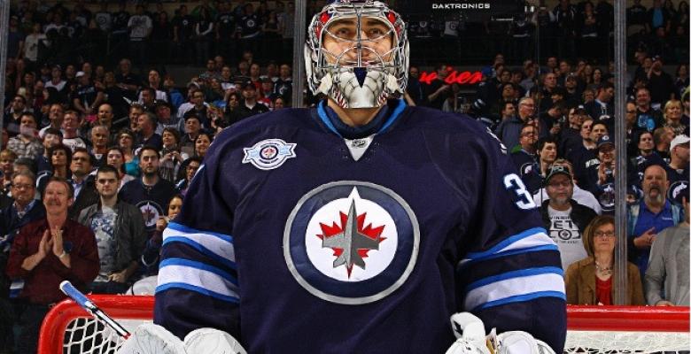 Report: Ondrej Pavelec blames coaching staff for atrocious goal from center-ice.