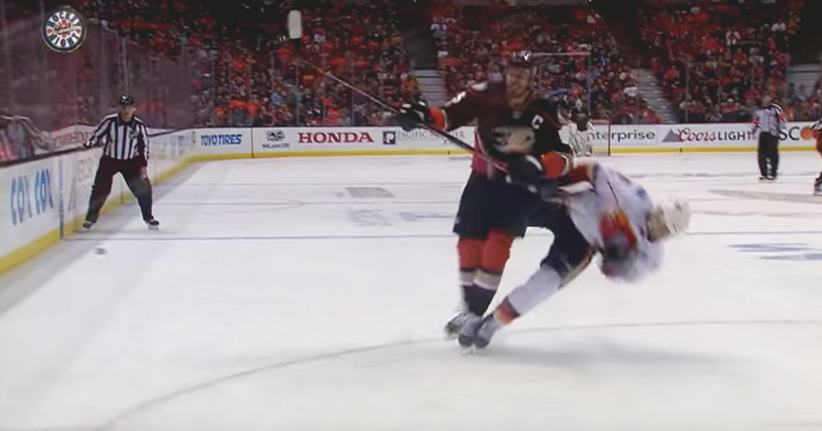 MUST SEE: Ryan Getzlaf DESTROYS Mark Giordano, Flames get a penalty.