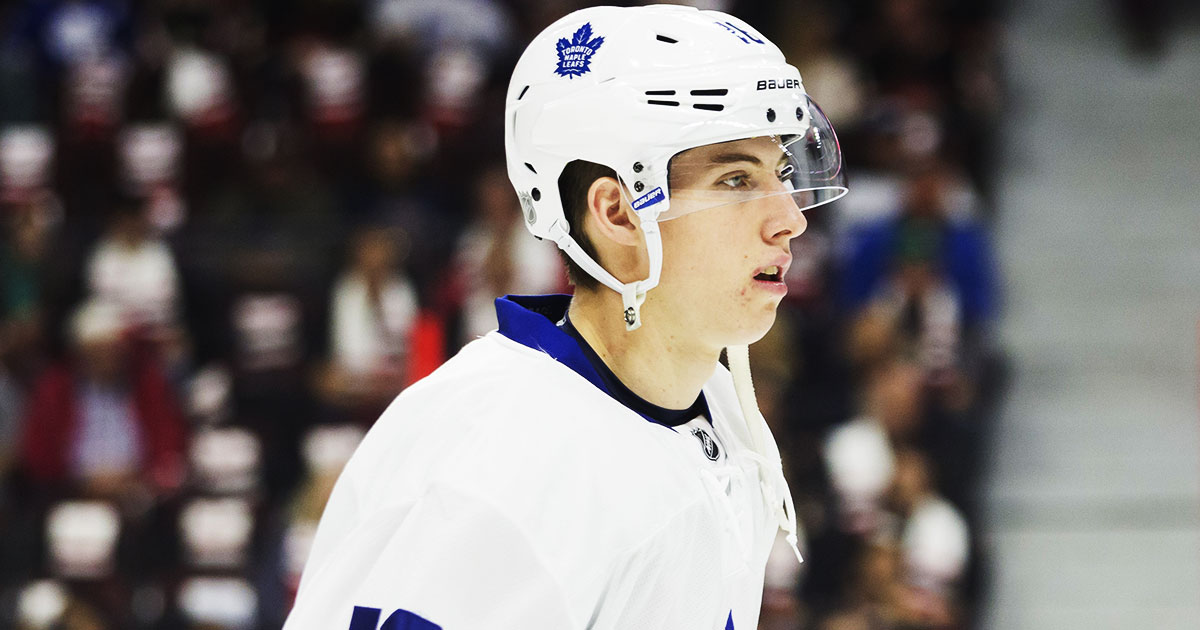 Mitch Marner fooled the goaltender and the referees with this deke!