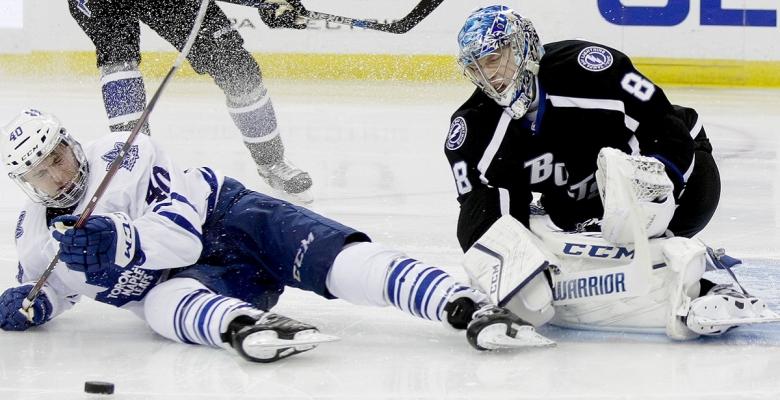 Grabner scores with an unusual body part to end his 30 game scoreless drought.