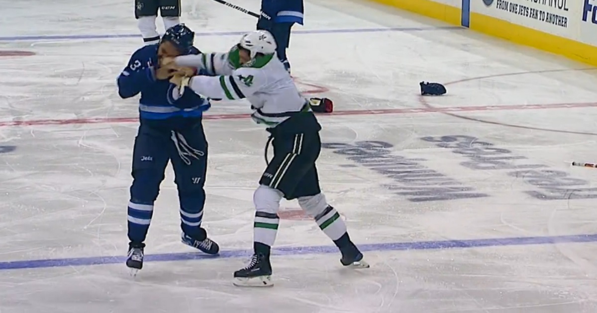 Breaking: Dustin Byfuglien &amp;amp; Jamie Benn drop the gloves and throw heavy punches.