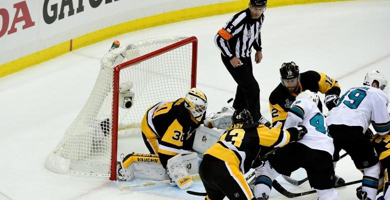 A look at all five goals from an absolutely insane first period in Game 5.