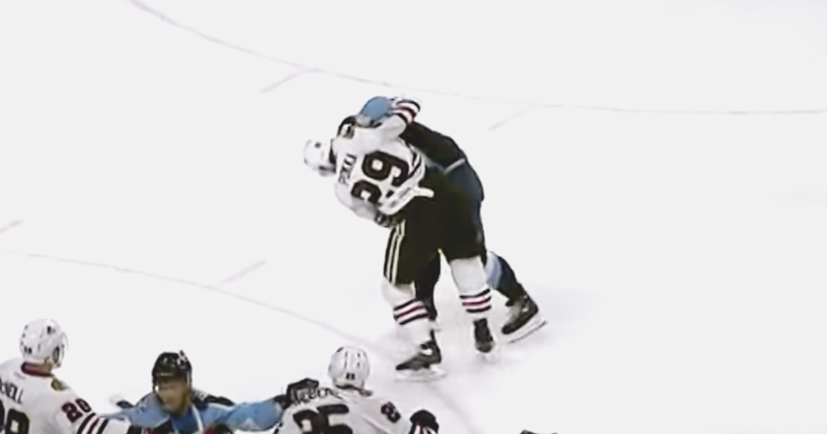 Must see : Top Hawks' defenseman prospect dropped the mitts last night!