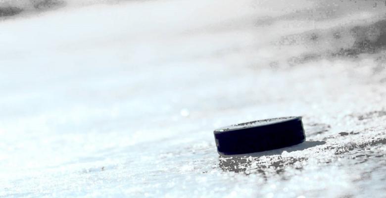 Tarasenko scores on the breakaway with 6 Stars player on the ice.