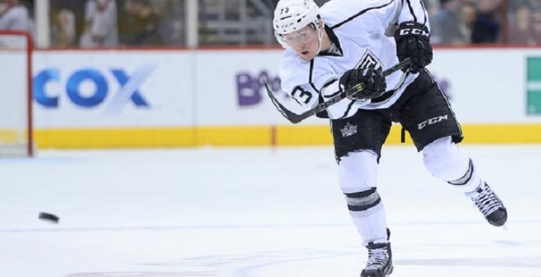 Kings show how to score while 5 on 3 (Video)