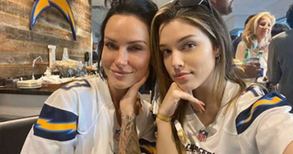 Two women who were banned from MLB after flashing their boobs, take their act to the NFL