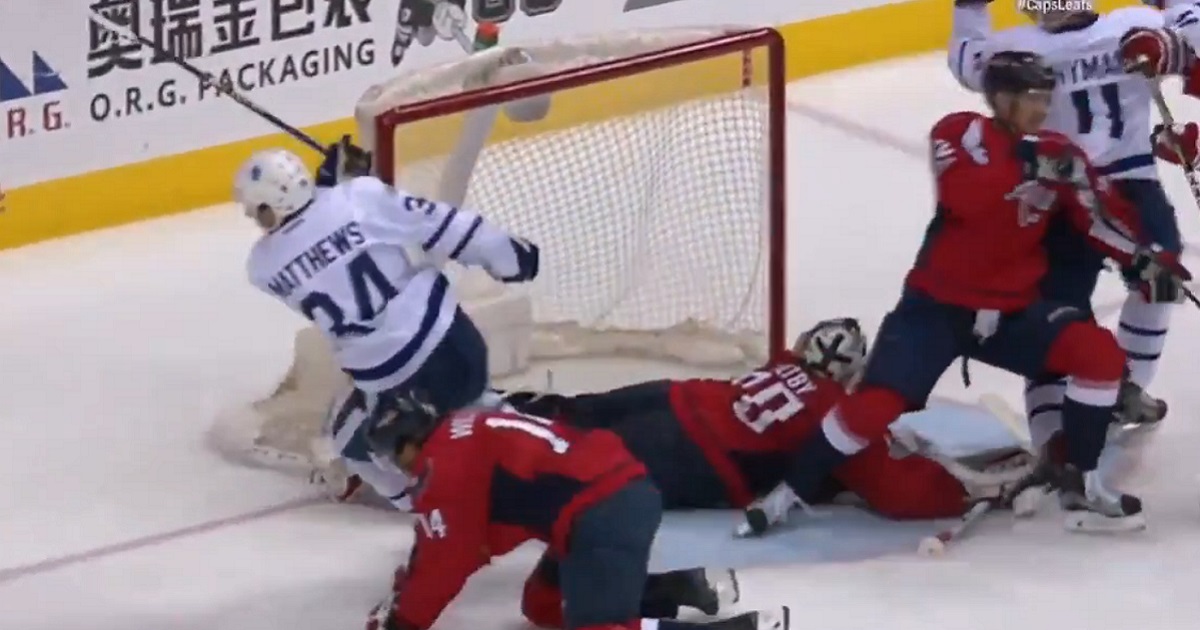 Auston Matthews battles in front and ties it up for the Maple Leafs.