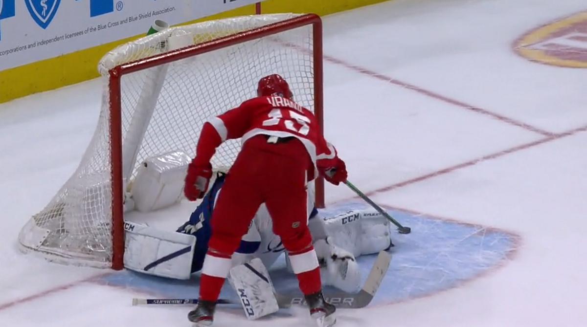 Jakub Vrana channels his inner Pavel Datsyuk to keep the Red Wings in it.