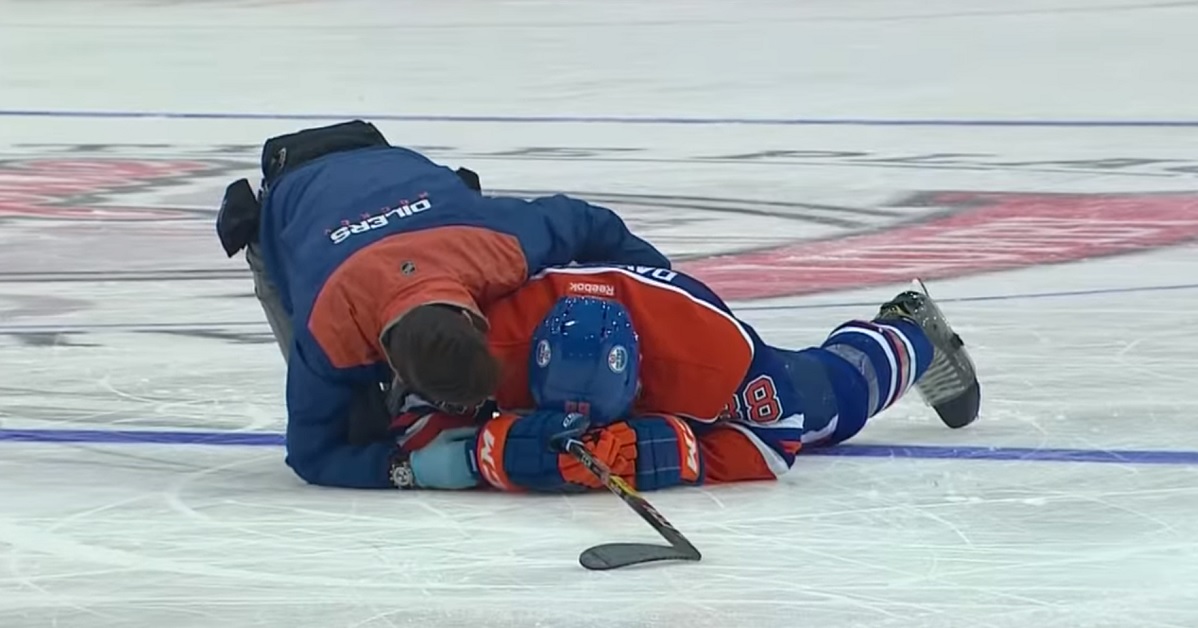 Brutal video of a knock out hit in the NHL this week-end.
