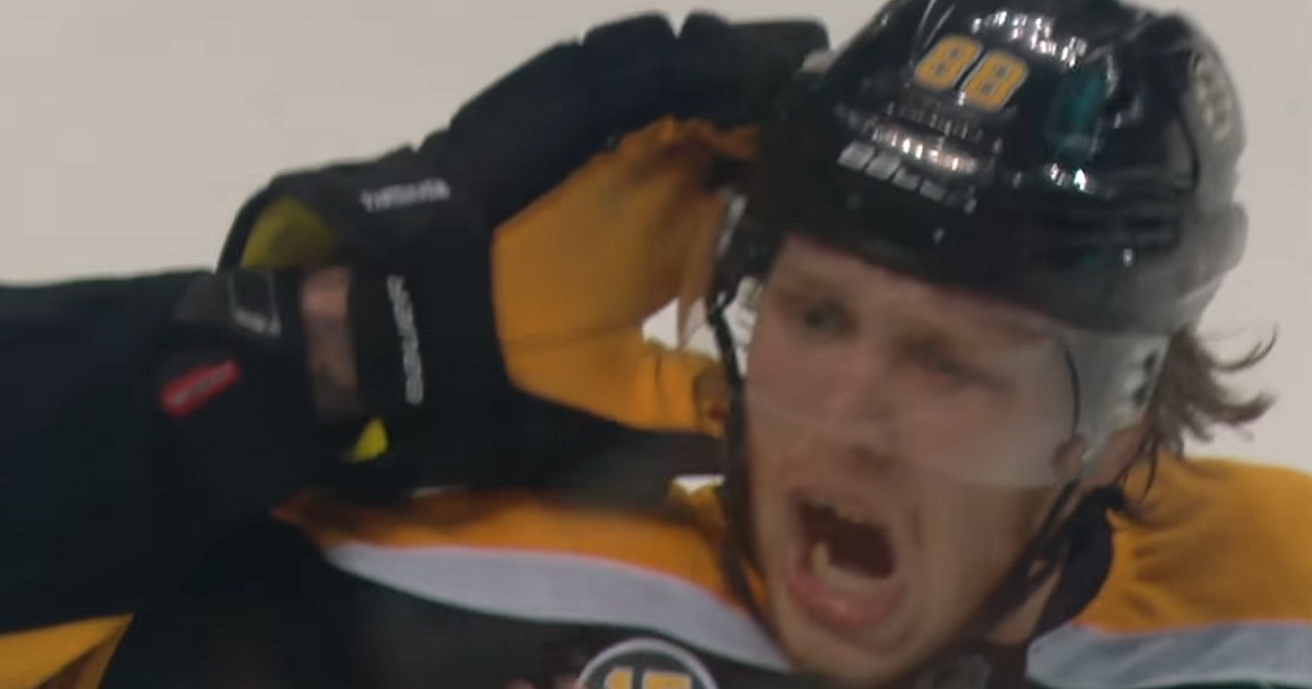 Pastrnak completes the comeback for Boston after a 0-3 deficit.