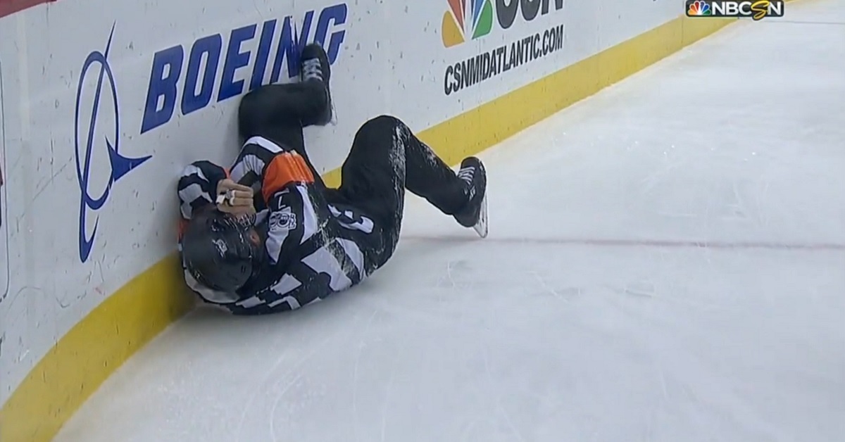 Must see: Ovechkin drops referee with a shot to the head!