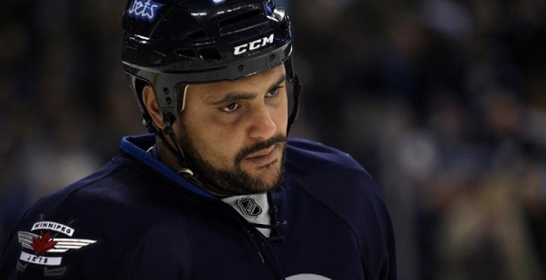 VIDEO:Byfuglien punches Corey Perry in the back of the head after goal!
