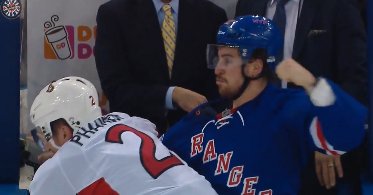 Phaneuf and Smith drop the gloves in Game 4 of the playoffs!