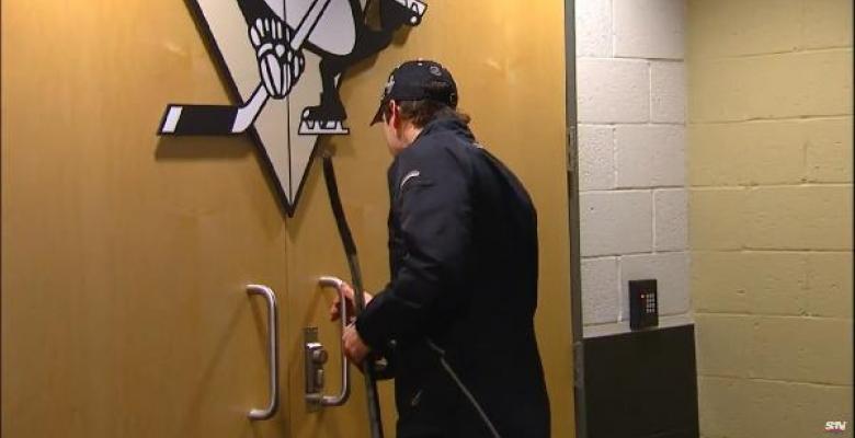 Breaking: Sidney Crosby gets locked out of the Penguins locker room.