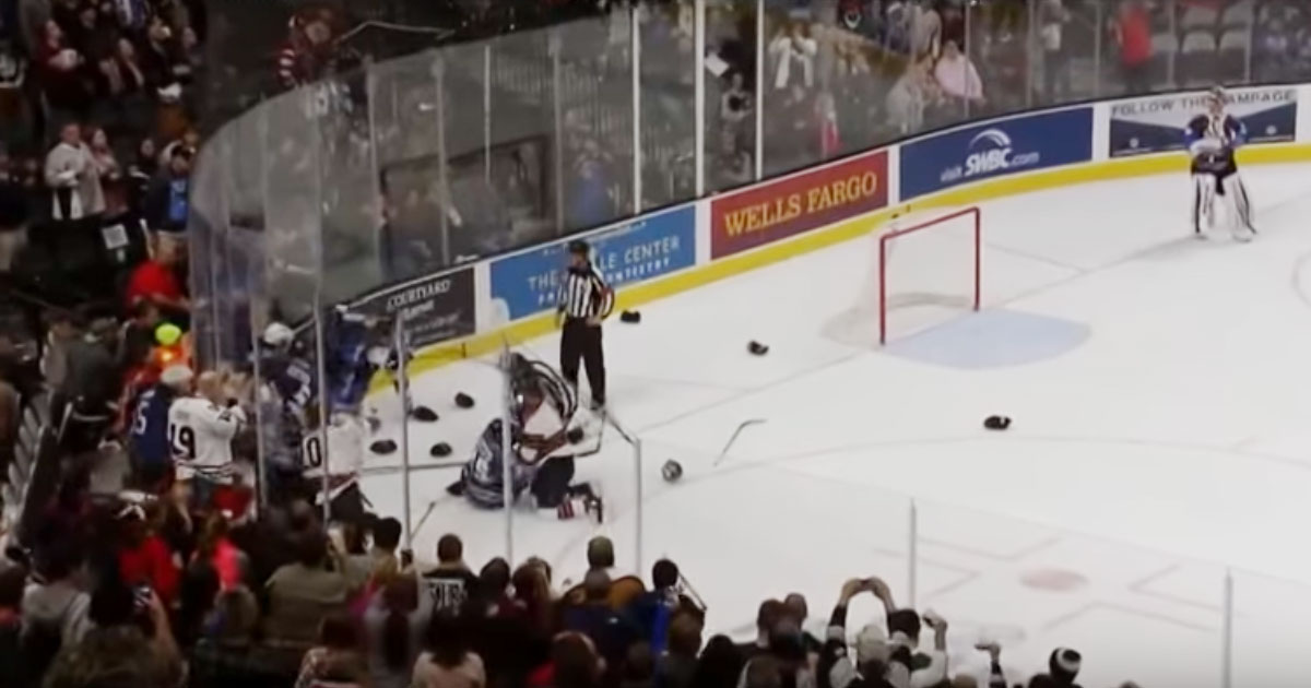 Video: Full-on line brawl in the AHL!