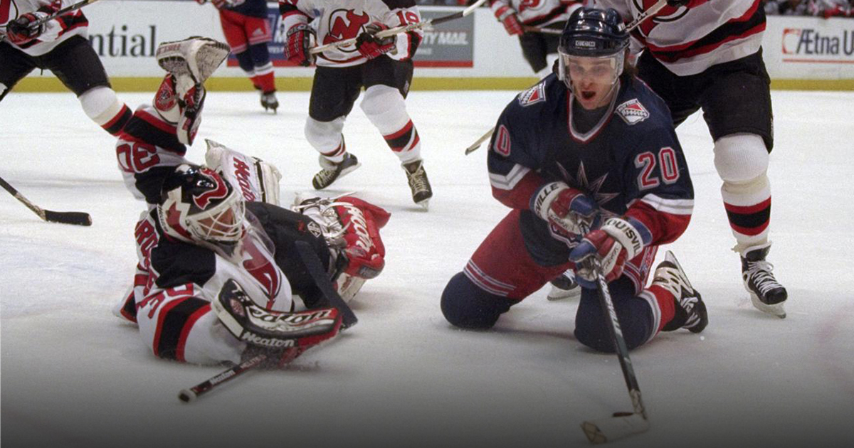 On this Day: Rangers trade for Robitaille